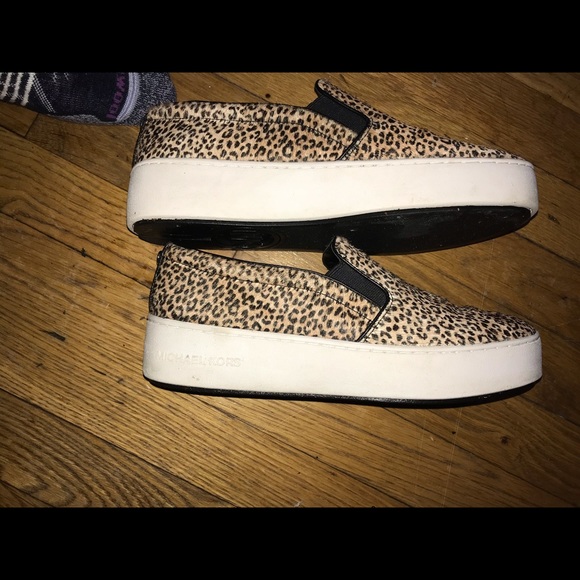 Brand new worn once - Picture 2 of 3